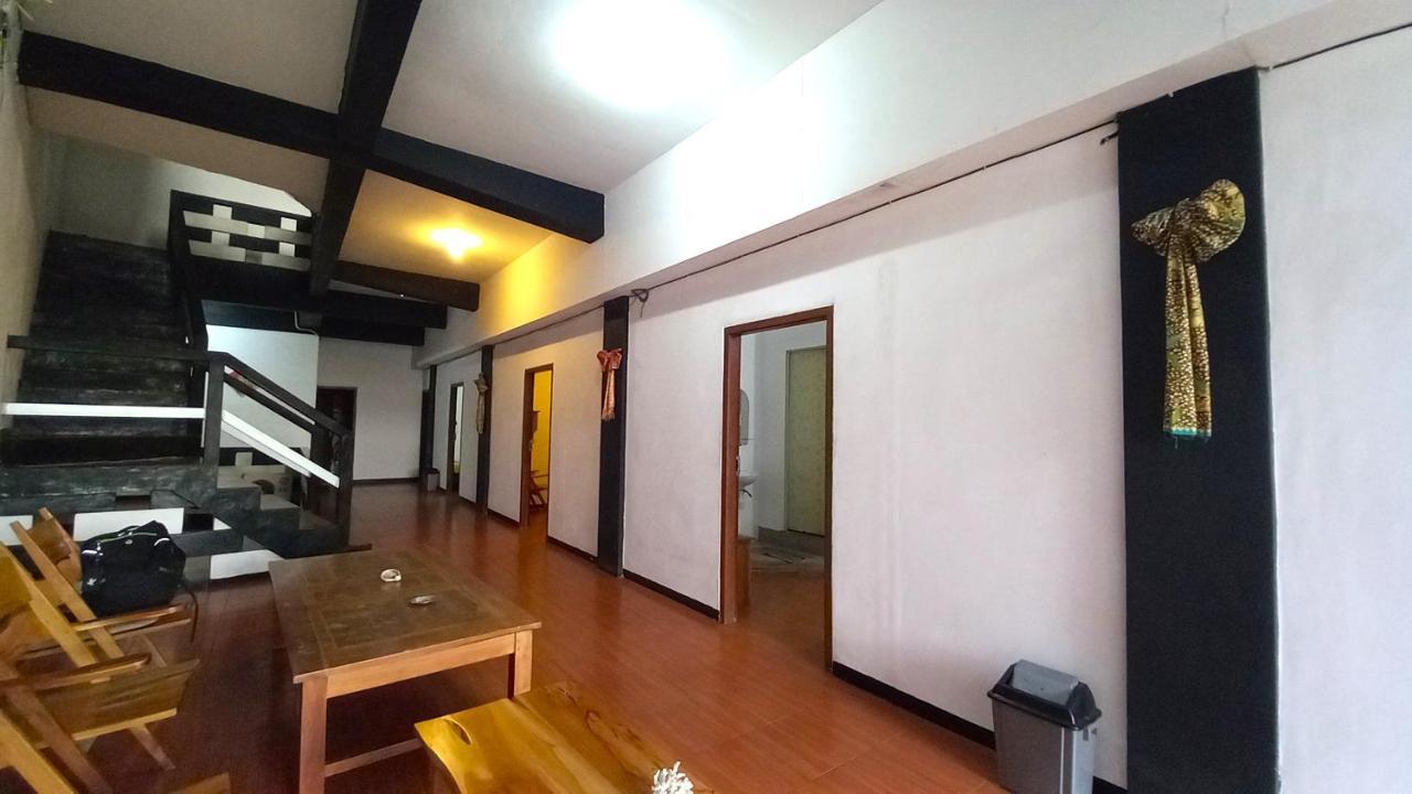 Dc Hotel & Hostel Labuan Bajo Exterior foto